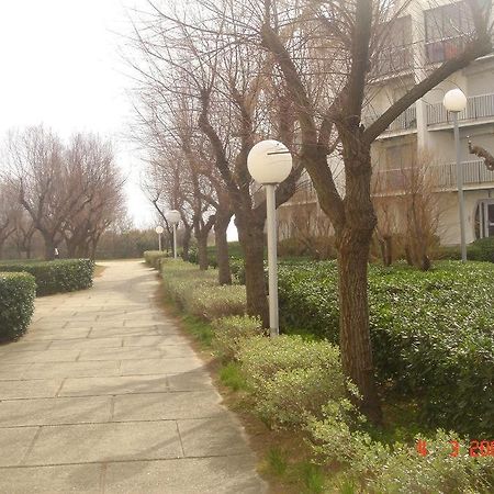 Studio La Grande Motte, Parking Luaran gambar